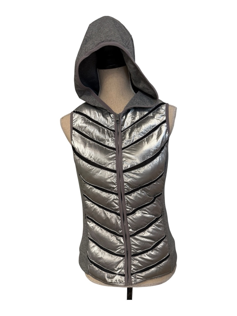 WHITE HOUSE BLACK MARKET BLANC NOIR VEST HOOD JACKET SILVER GRAY ZIP SIZE S